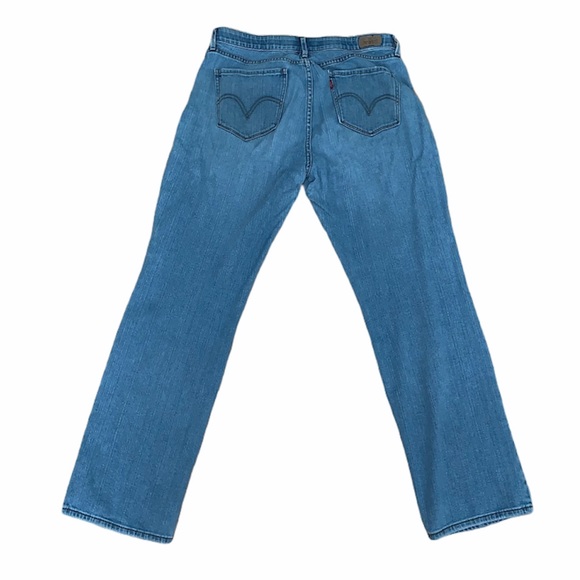 Vintage Levi Light Wash Jeans - Picture 2 of 6